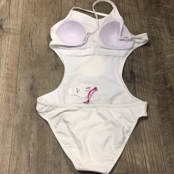 Valleygirl Beach wear - Picture 3 of 5